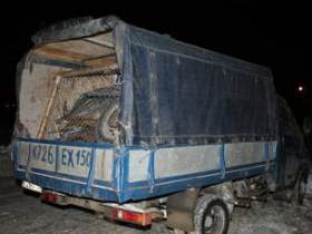 Грузовик мародеров. Фото lifenews.ru Грузовик мародеров. Фото lifenews.ru