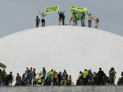 Захват административных зданий в столице Бразилии, 8.01.23. Фото: t.me/rtvimain Захват административных зданий в столице Бразилии, 8.01.23. Фото: t.me/rtvimain
