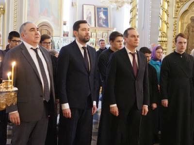 Рукоаодство Мордовии на молебне. Фото из соцсетей, Сергей Горчаков, Каспаров.Ru Рукоаодство Мордовии на молебне. Фото из соцсетей, Сергей Горчаков, Каспаров.Ru